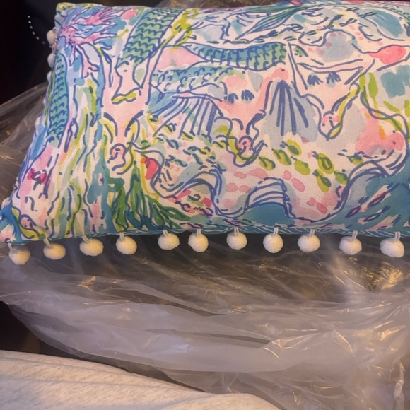 Lilly Pulitzer Vibrant Pom Pom Pillow - Picture 3 of 9